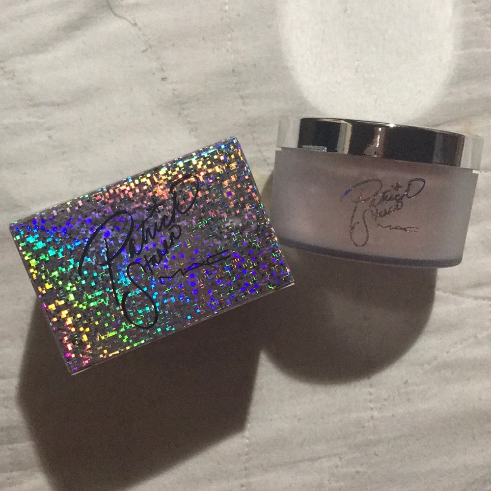MAC • Patrick Star Setting Powder